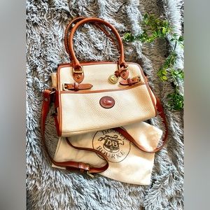 🍁Dooney & Bourke Vintage All-Weather Leather Handbag 🍁
